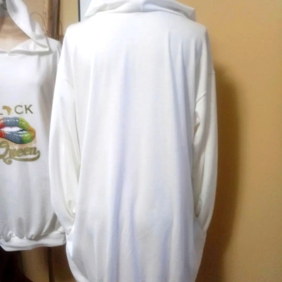 💥CLOSING SALE Nov.1💥 Ladies White Mini Hoodie Dress - Picture 2 of 2